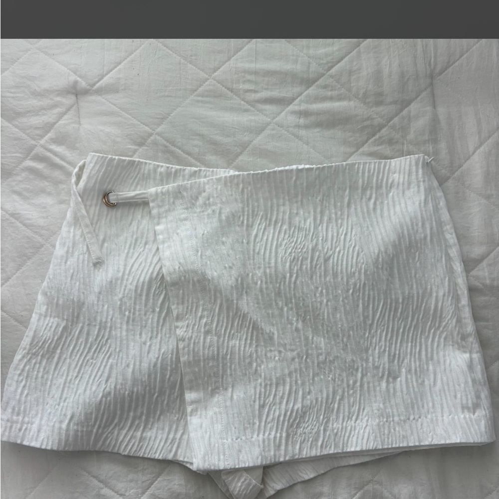 Zara White Textured Wrap Women’s Skort